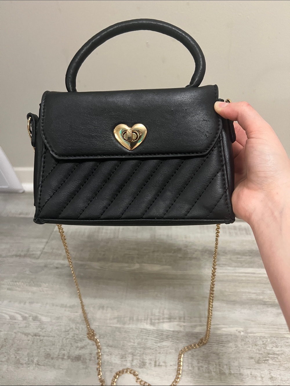 SHEIN Black Quilted Top-Handle Crossbody Bag with Gold Heart Lock